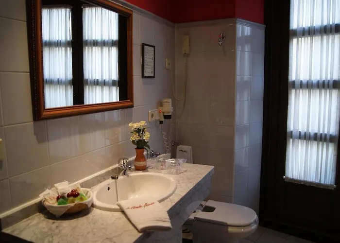 ラ ポサーダ レヒア 3* レオン